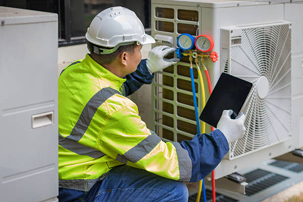 Professional Ac Installation technician working in Chesterfield, IN
